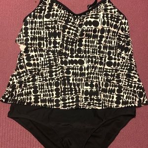 Tankini with flowy tiered top 💕3/$15 or 5/$25💕